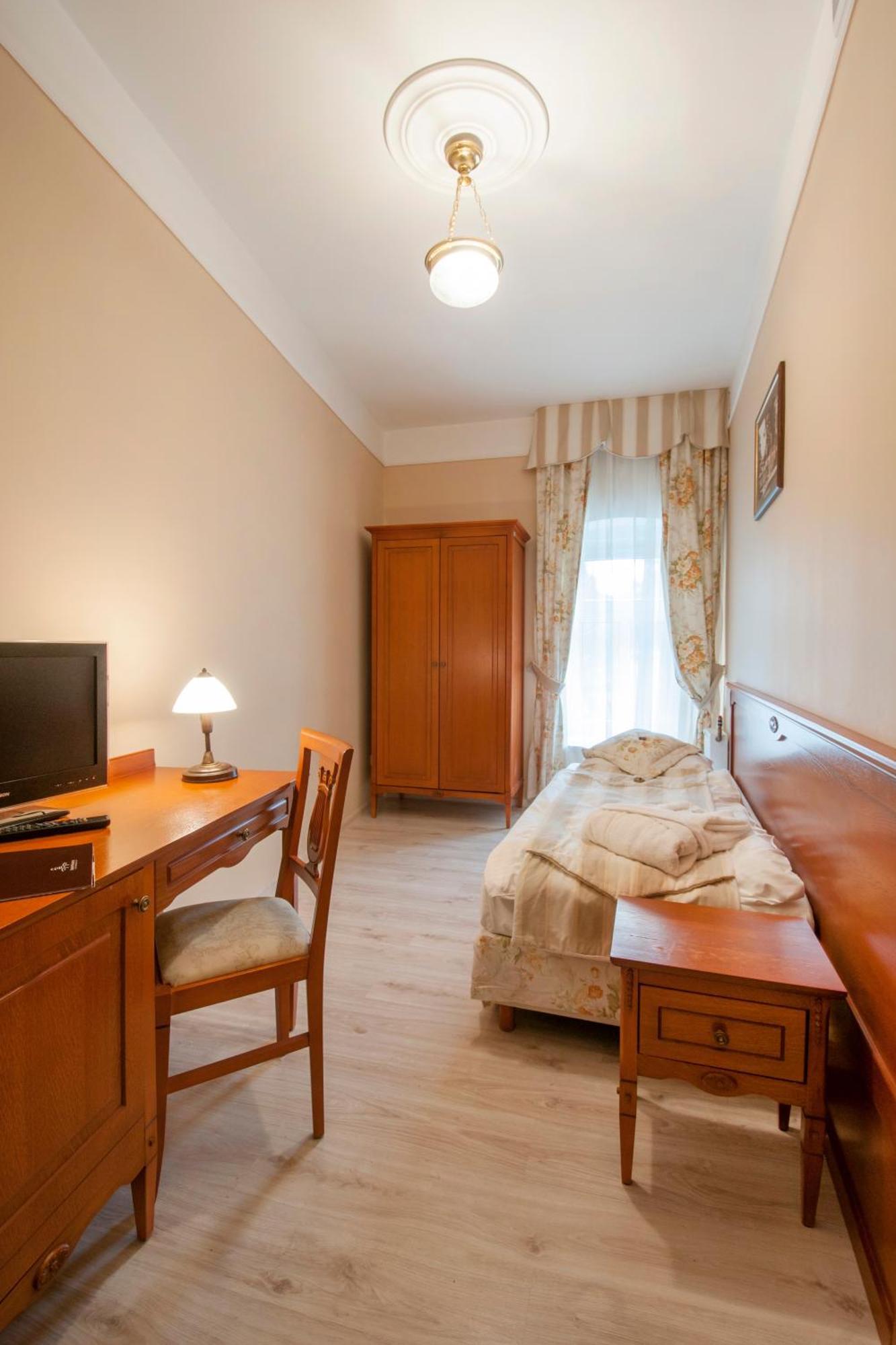 Zdroj Wojciech Aparthotel Ladek-Zdroj Luaran gambar
