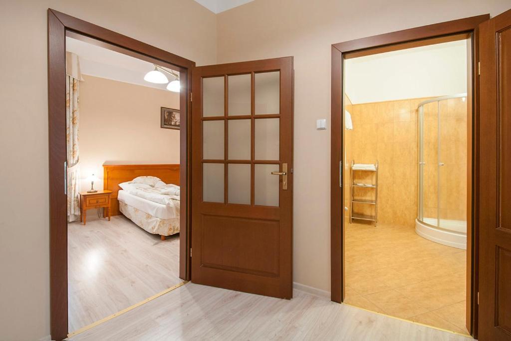 Zdroj Wojciech Aparthotel Ladek-Zdroj Luaran gambar